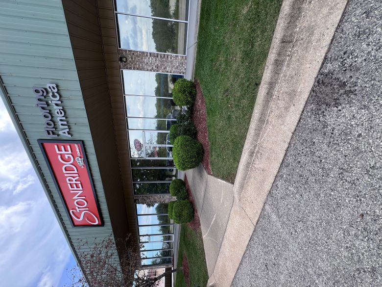 Stoneridge Flooring America's Branson showroom exterior